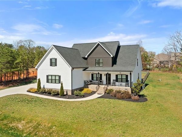 7412 Kingsley Place, Stokesdale, NC 27357