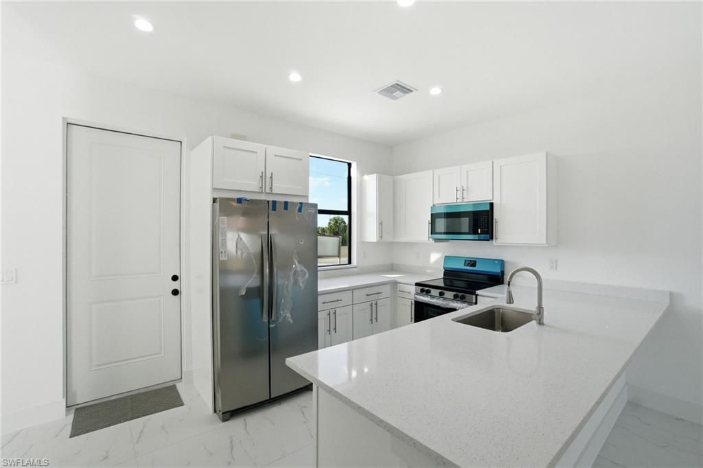 257/259 Grant Blvd, Lehigh Acres, FL 33974 Photo