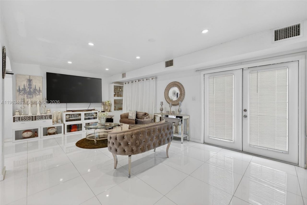 7777 Fairway Blvd, Miramar, FL 33023 Photo