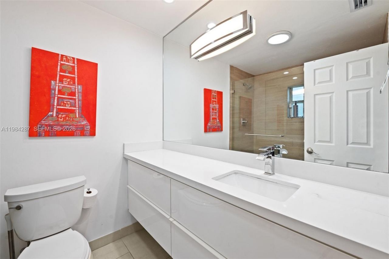 200 W Mashta Dr, Key Biscayne, FL 33149 Photo