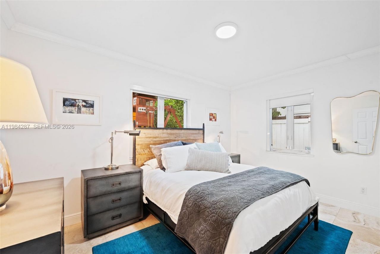 200 W Mashta Dr, Key Biscayne, FL 33149 Photo