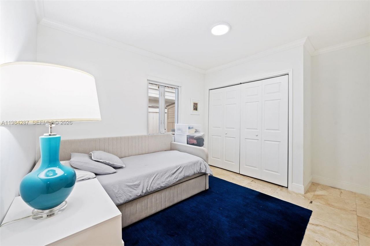 200 W Mashta Dr, Key Biscayne, FL 33149 Photo