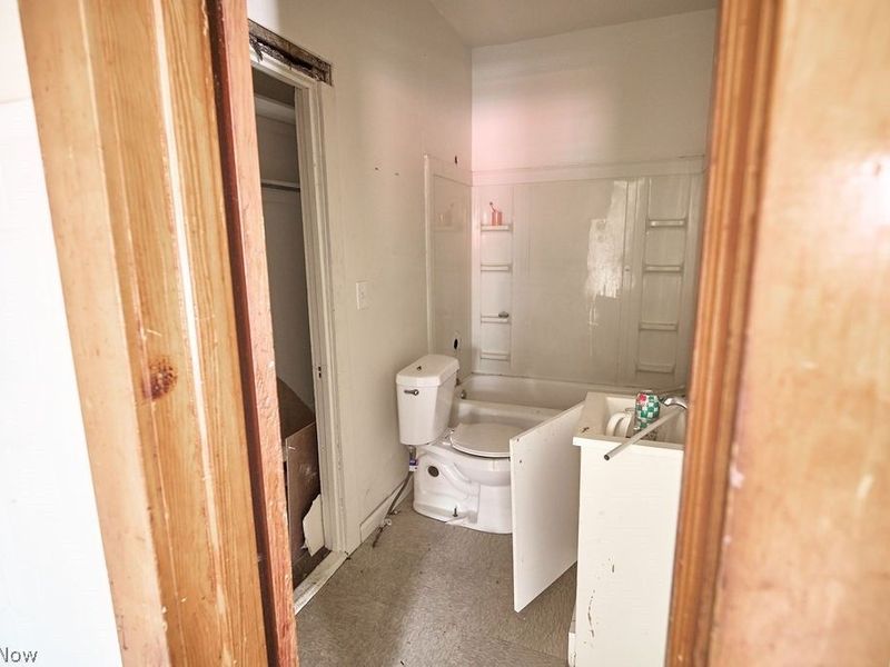 6511 Fullerton Avenue, Cleveland, OH 44105 Photo 8