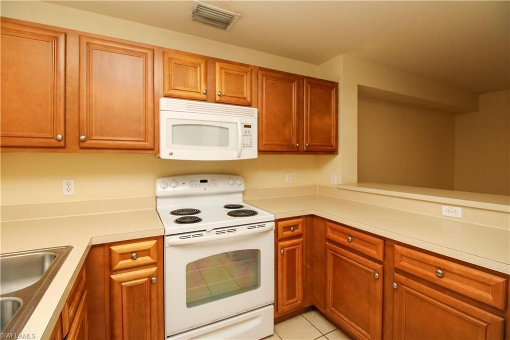 9051 Gervais Cir, Unit 1503, Naples, FL 34120 Photo