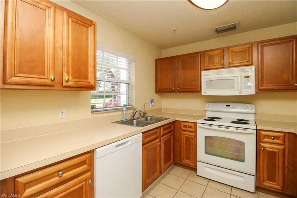 9051 Gervais Cir, Unit 1503, Naples, FL 34120 Photo