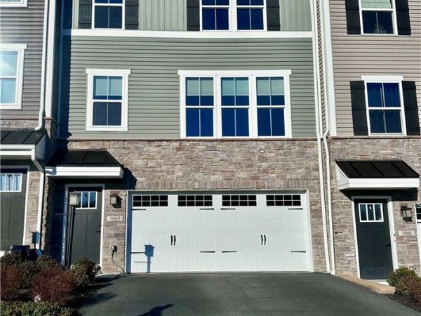 5003 Summit Dr, South Park, PA 15129