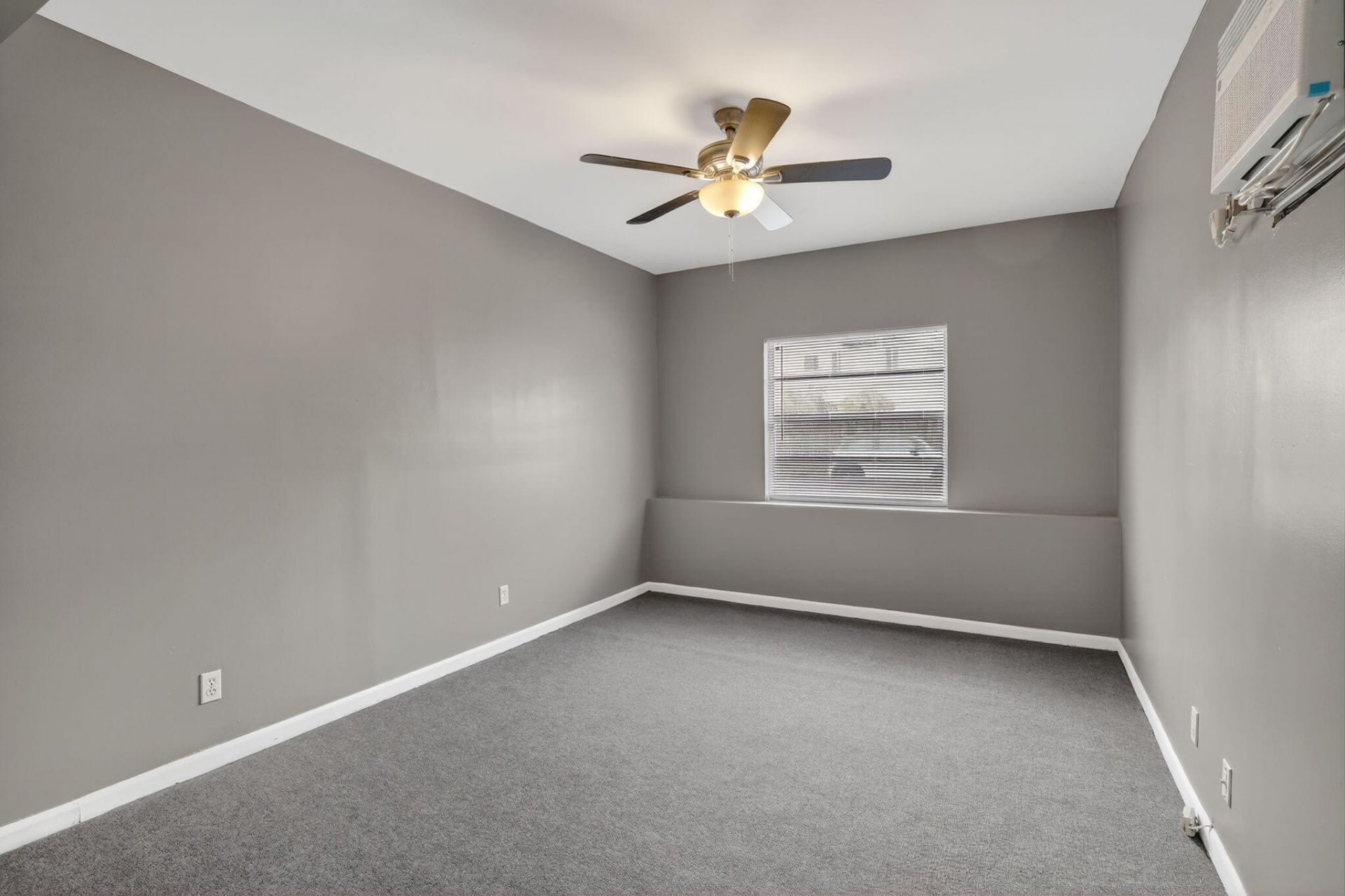 7721 NW 42nd Court, Hollywood, FL 33024 Photo