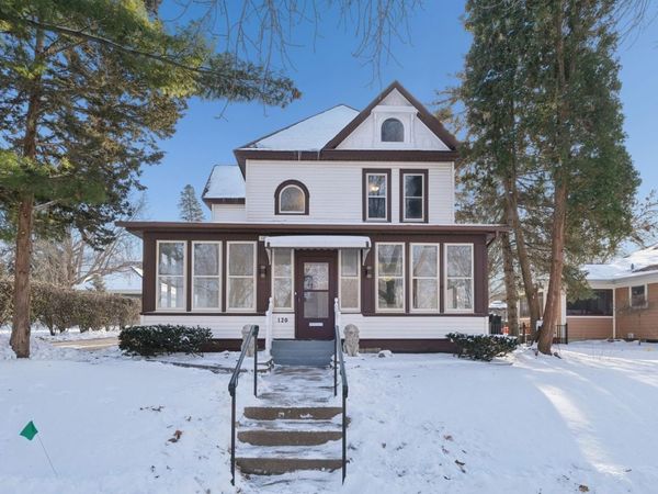 120 4th Avenue E, Shakopee, MN 55379