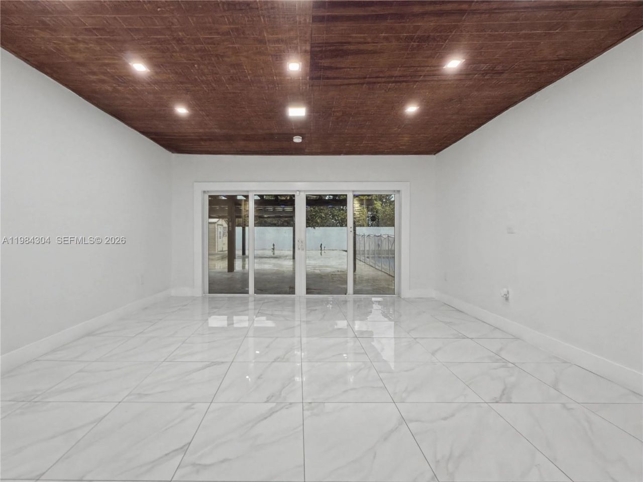 660 S Biscayne River Dr, Miami, FL 33169 Photo