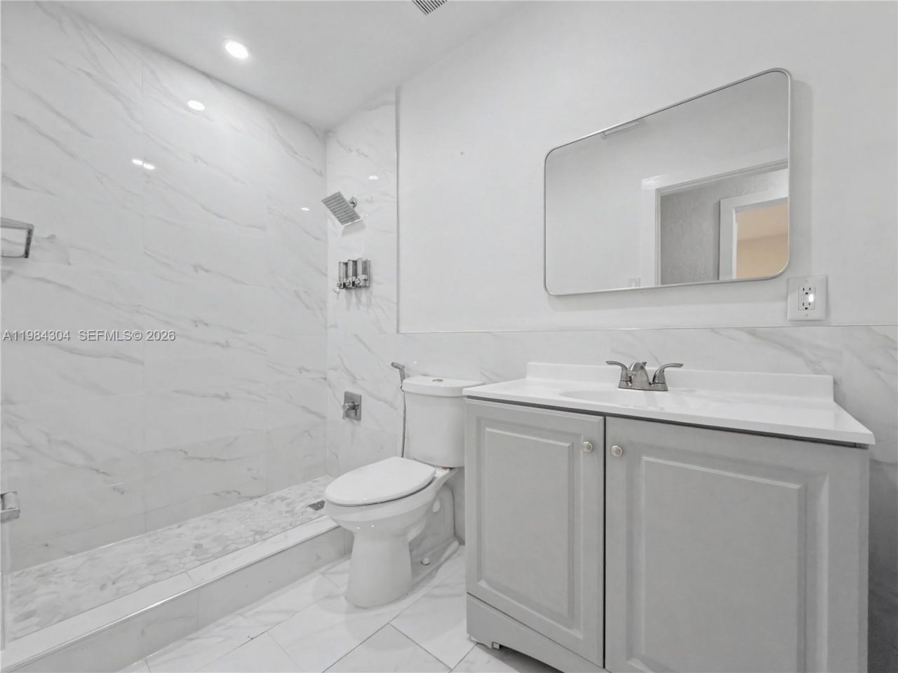 660 S Biscayne River Dr, Miami, FL 33169 Photo