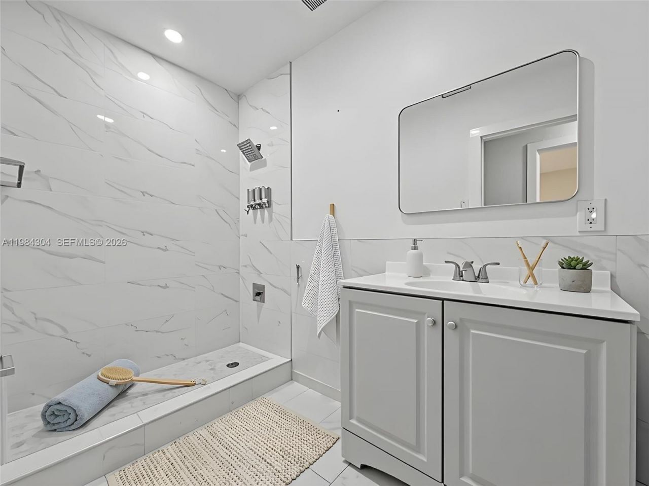 660 S Biscayne River Dr, Miami, FL 33169 Photo