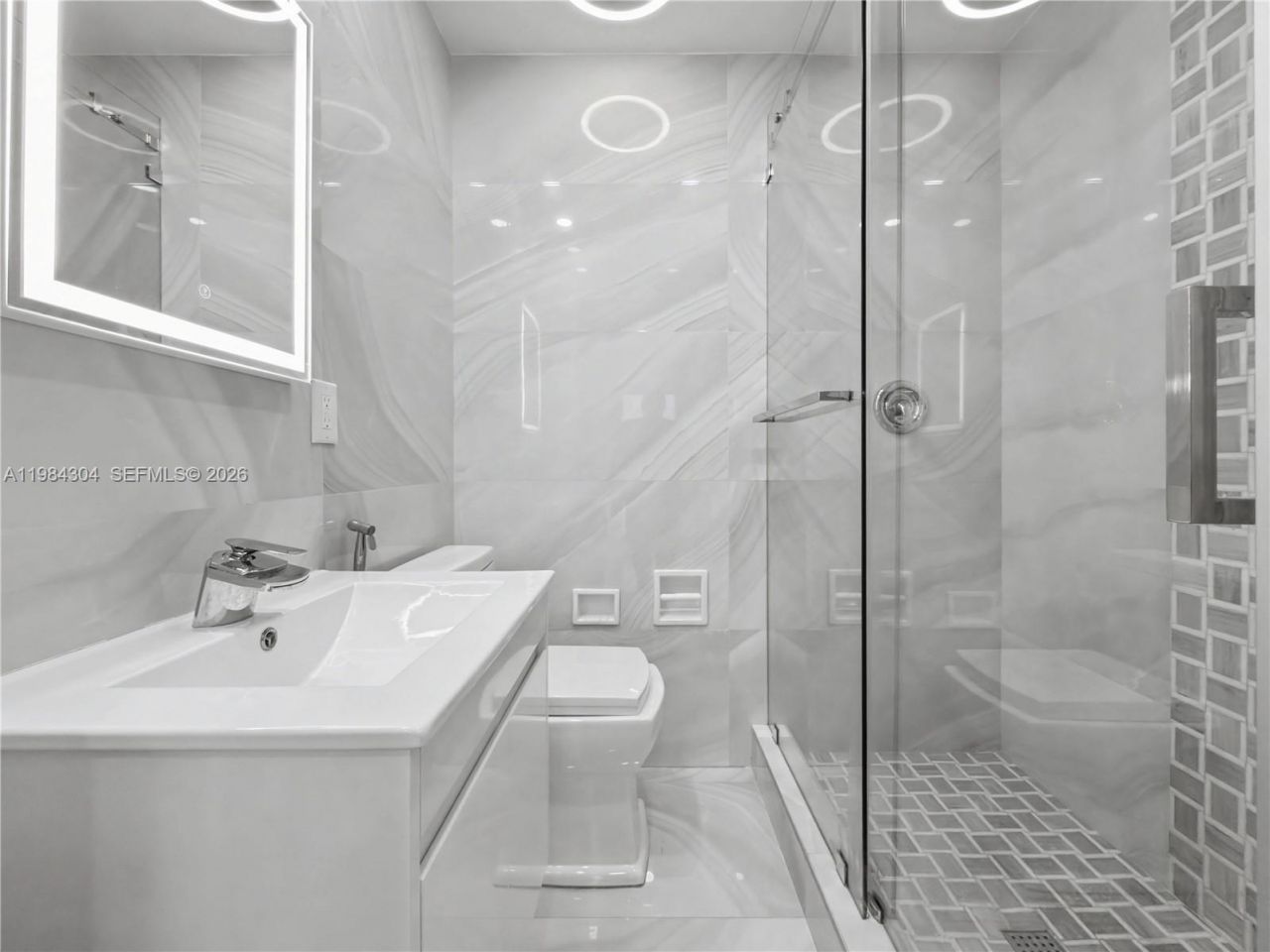 660 S Biscayne River Dr, Miami, FL 33169 Photo