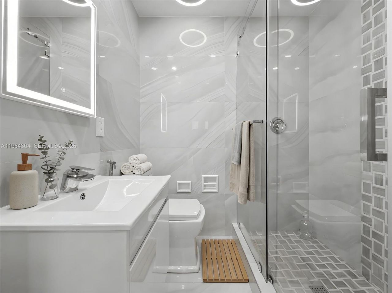 660 S Biscayne River Dr, Miami, FL 33169 Photo