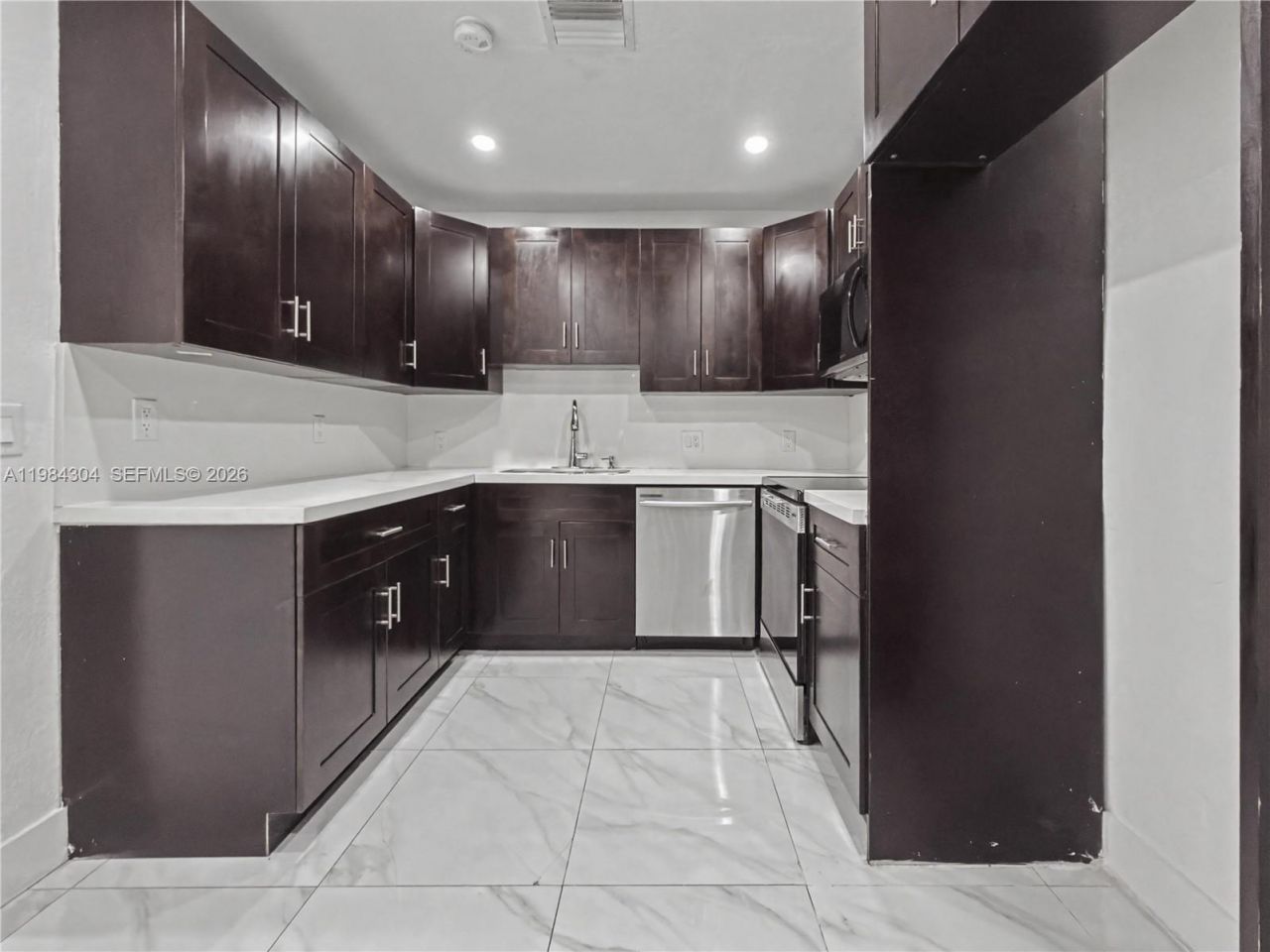 660 S Biscayne River Dr, Miami, FL 33169 Photo