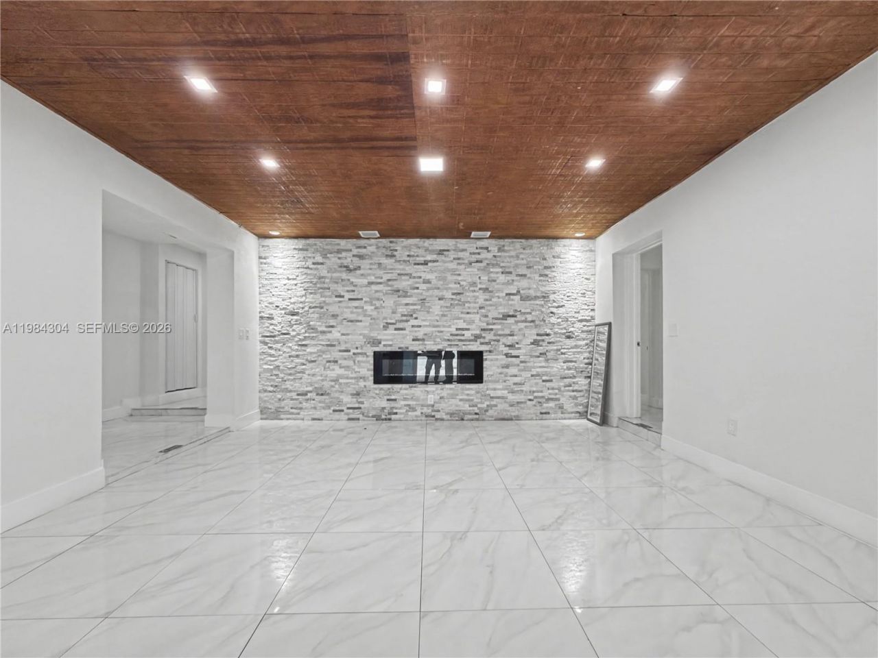 660 S Biscayne River Dr, Miami, FL 33169 Photo