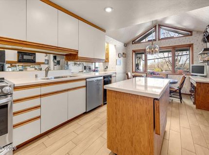 100 Moore Lane, Reno, NV 89509 Photo