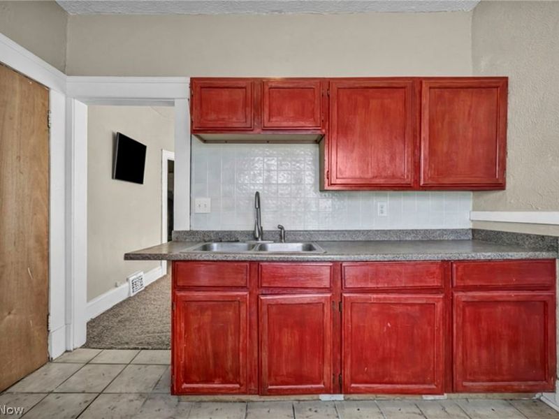 12014 Iowa Avenue, Cleveland, OH 44108 Photo 18