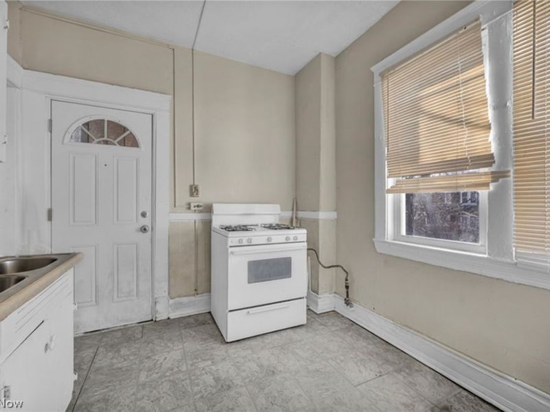 12014 Iowa Avenue, Cleveland, OH 44108 Photo 42