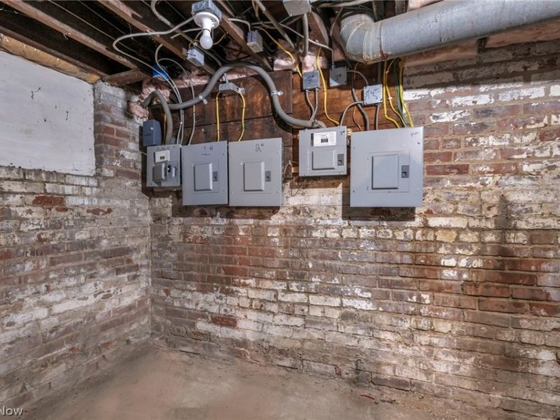 12014 Iowa Avenue, Cleveland, OH 44108 Photo 46