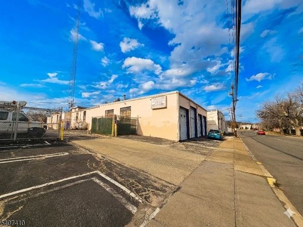 50 Springfield Ave, Springfield, NJ 07081