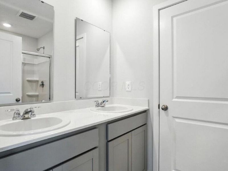 1476 Cardinez Way , Unit 1476, Columbus, OH 43228 Photo 11