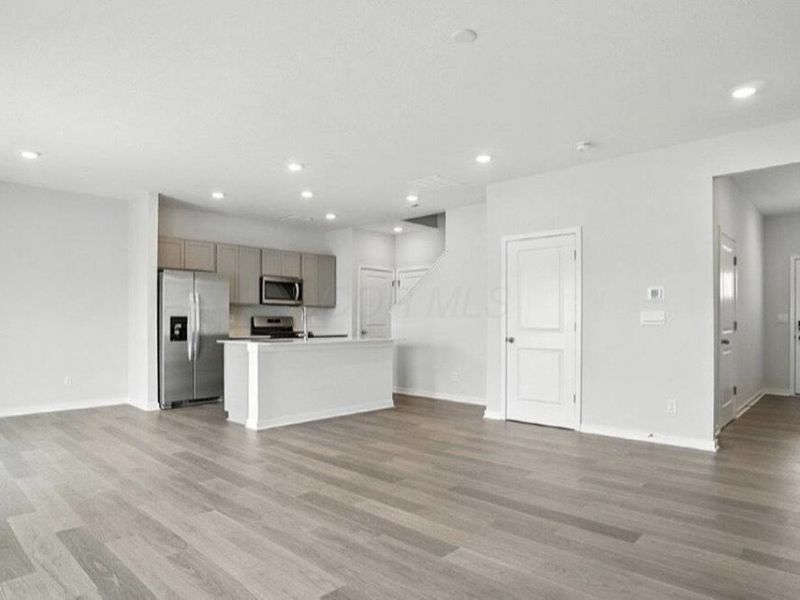 1476 Cardinez Way , Unit 1476, Columbus, OH 43228 Photo 2