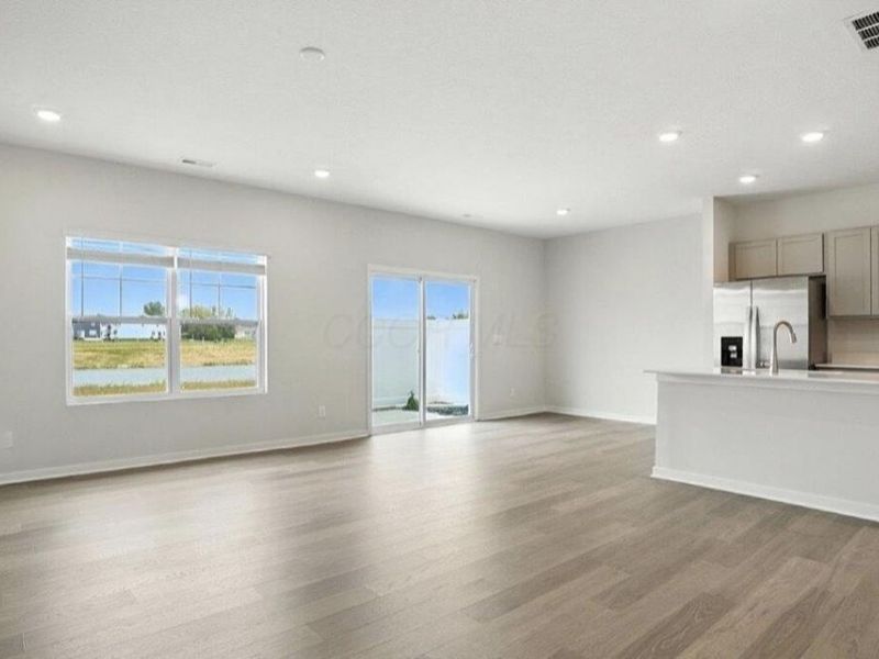 1476 Cardinez Way , Unit 1476, Columbus, OH 43228 Photo 4