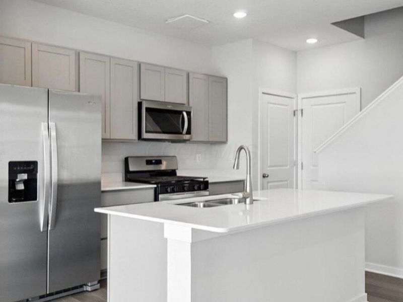 1476 Cardinez Way , Unit 1476, Columbus, OH 43228 Photo 5