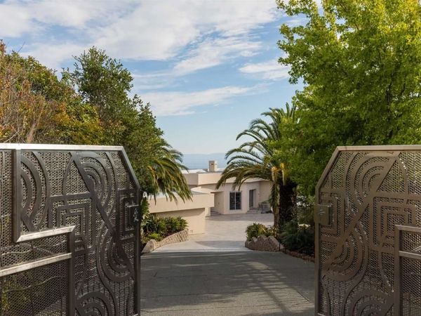 13367 Campus Dr., Oakland, CA 94619