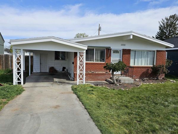 236 Meffan Ave, Nampa, ID 83651