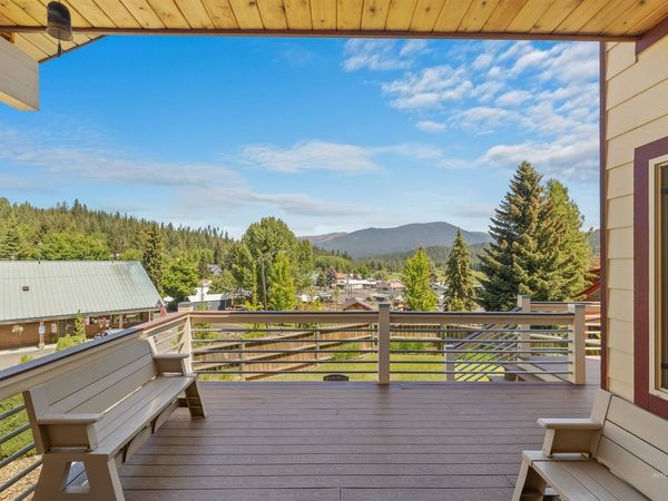 204 S 2nd St, Elk River, ID 83827