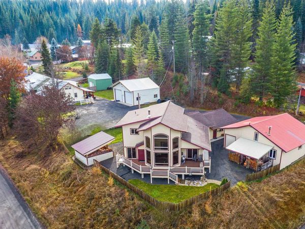 204 S 2nd St, Elk River, ID 83827