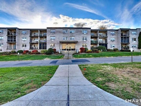 308 Meadowside, Unit APT 101, Milford, CT 06460