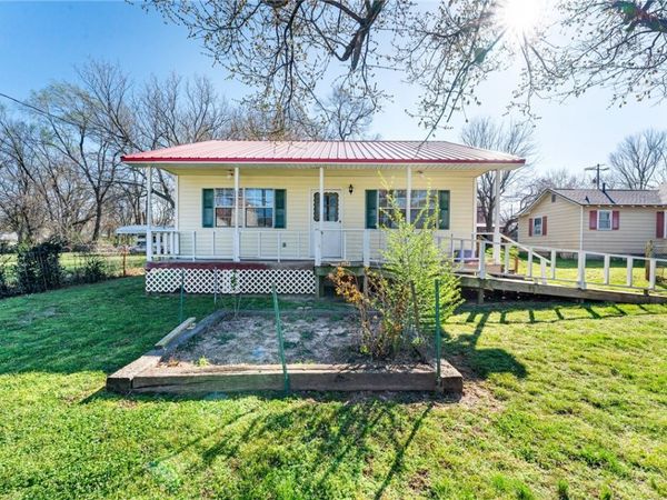 305 Shaver Street , Berryville, AR 72616