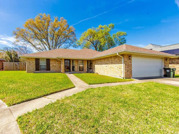 109 Victoria Dr, Houma, LA 70360