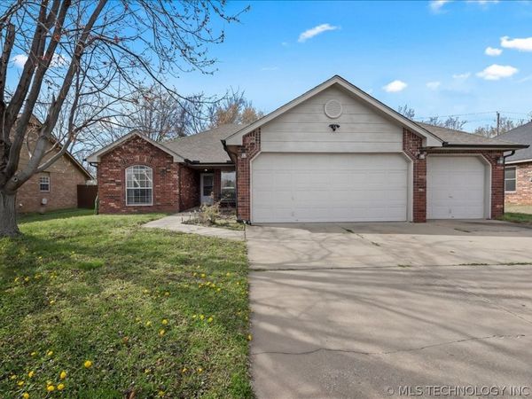 11822 N 107th East Avenue, Collinsville, OK 74021