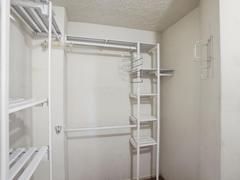 3917 Man O War Court, Columbus, OH 43221 Photo 37