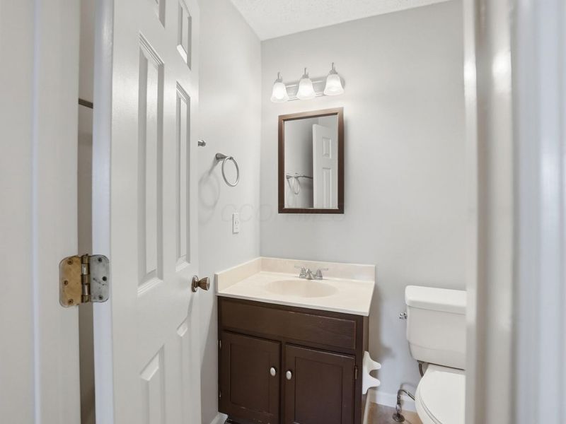 3917 Man O War Court, Columbus, OH 43221 Photo 40