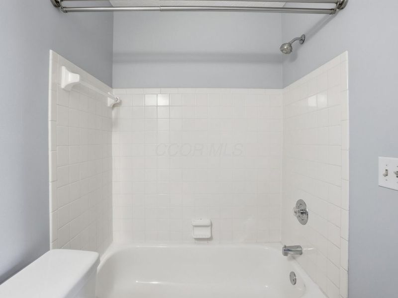 3917 Man O War Court, Columbus, OH 43221 Photo 42