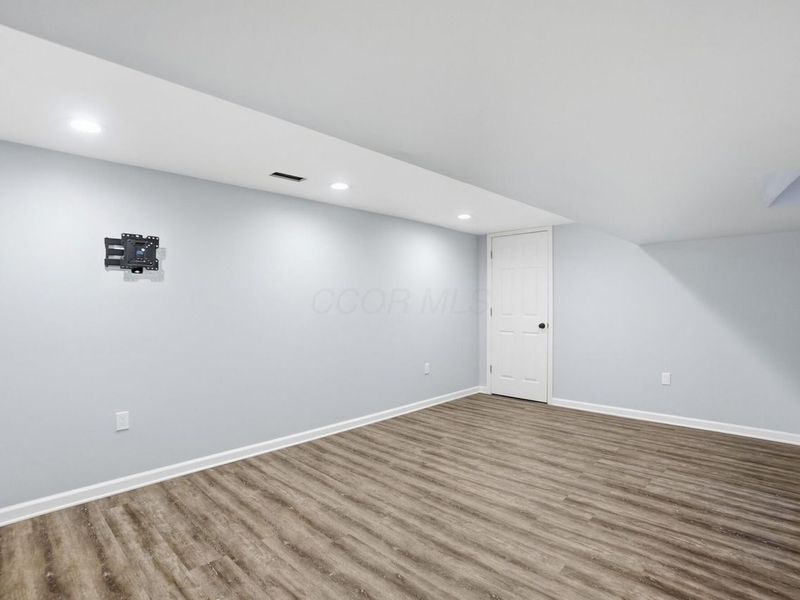 3917 Man O War Court, Columbus, OH 43221 Photo 49