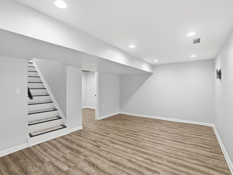 3917 Man O War Court, Columbus, OH 43221 Photo 5