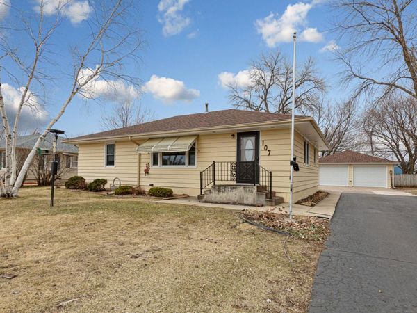 107 21st Avenue NW, Faribault, MN 55021