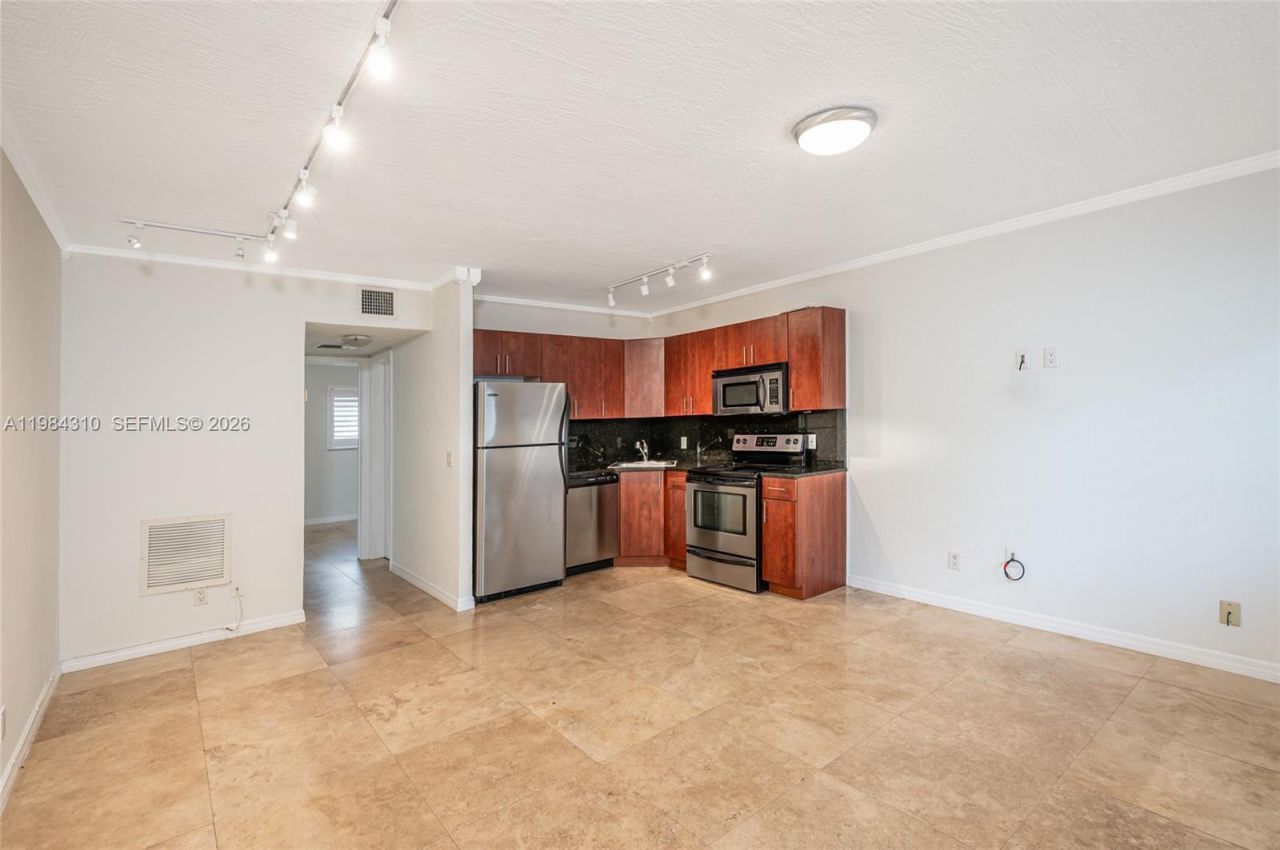 1872 NE 46th St , Unit D5, Fort Lauderdale, FL 33308 Photo