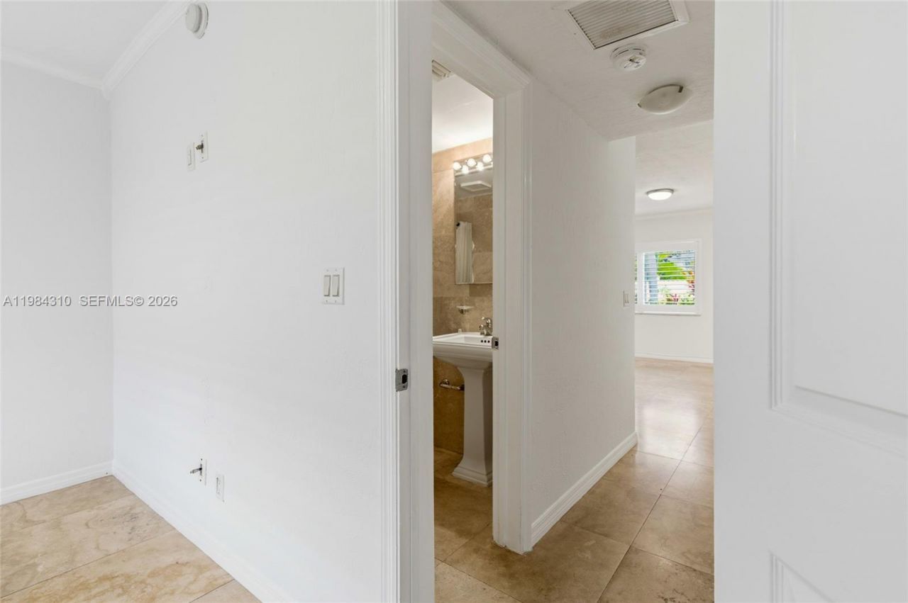 1872 NE 46th St , Unit D5, Fort Lauderdale, FL 33308 Photo