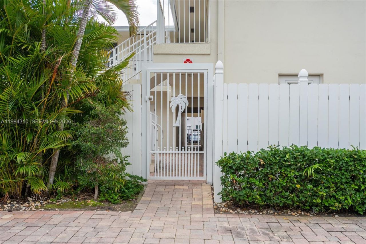 1872 NE 46th St , Unit D5, Fort Lauderdale, FL 33308 Photo