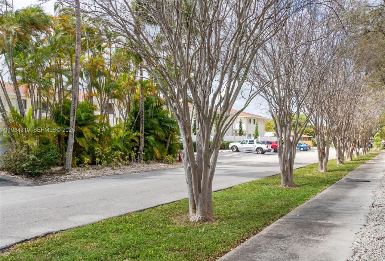 1872 NE 46th St , Unit D5, Fort Lauderdale, FL 33308 Photo