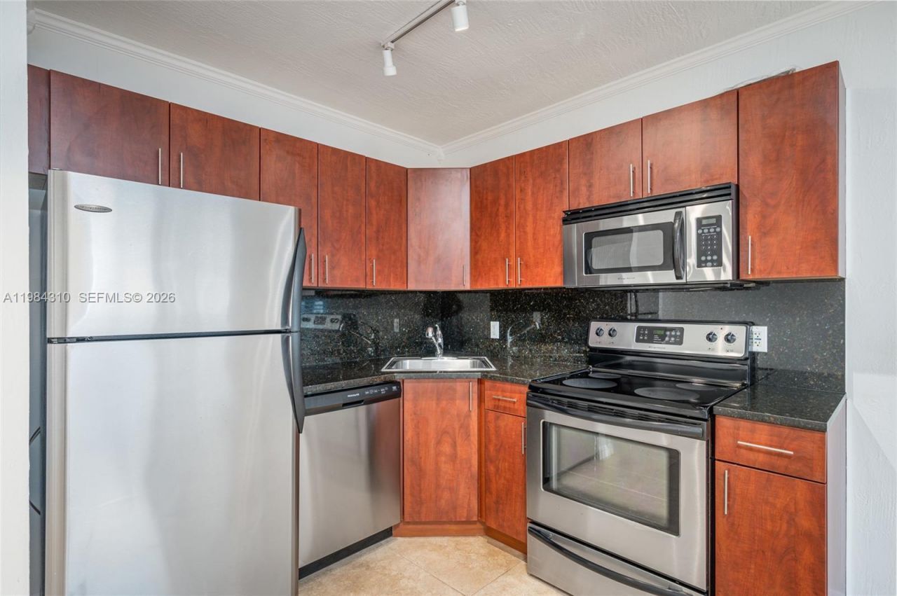 1872 NE 46th St , Unit D5, Fort Lauderdale, FL 33308 Photo