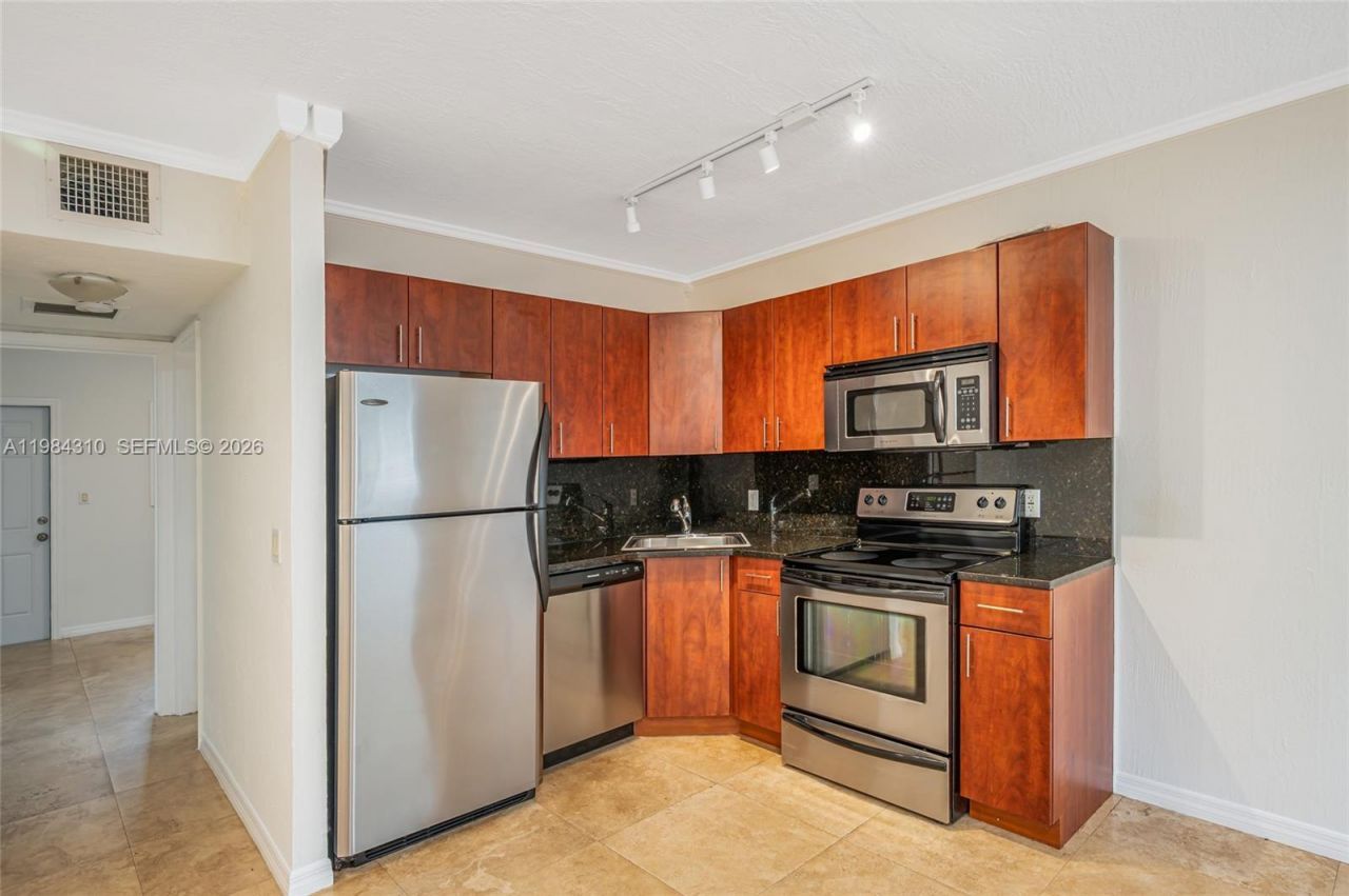 1872 NE 46th St , Unit D5, Fort Lauderdale, FL 33308 Photo