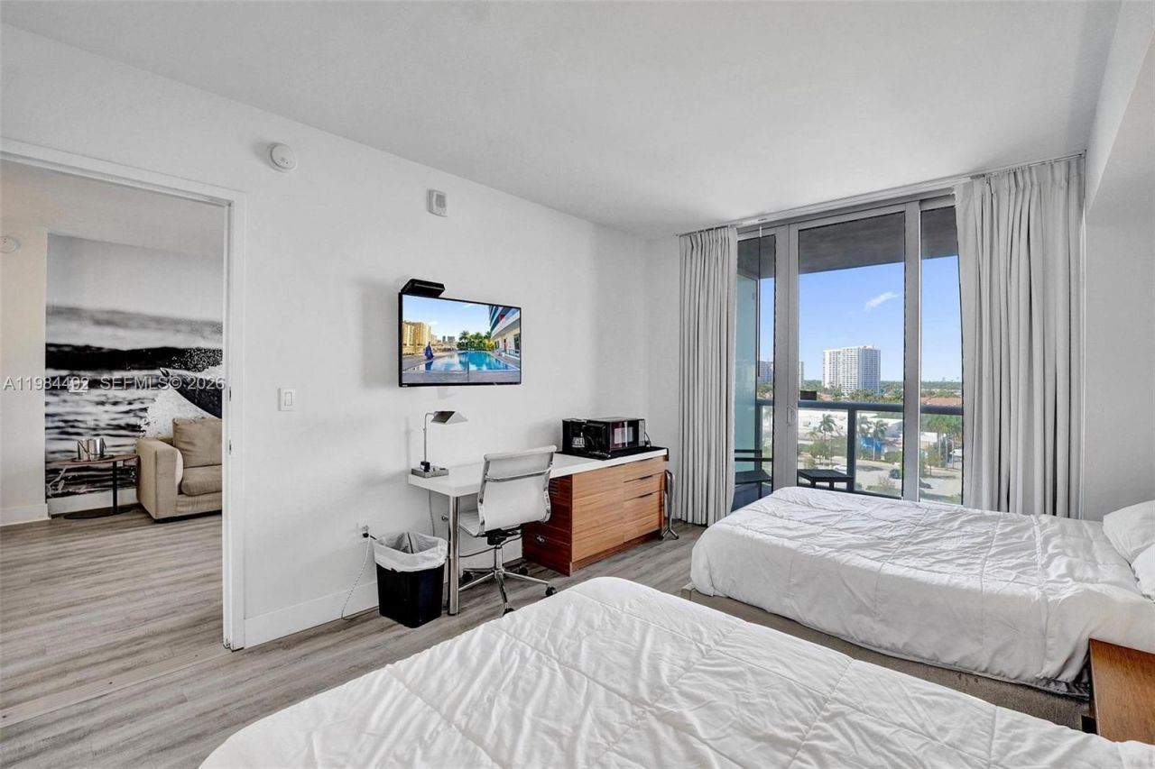 2602 E Hallandale Beach Blvd , Unit R906, Hallandale Beach, FL 33009 Photo