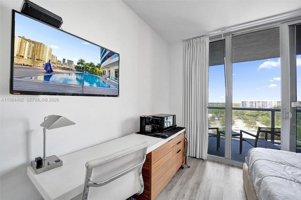 2602 E Hallandale Beach Blvd , Unit R906, Hallandale Beach, FL 33009 Photo